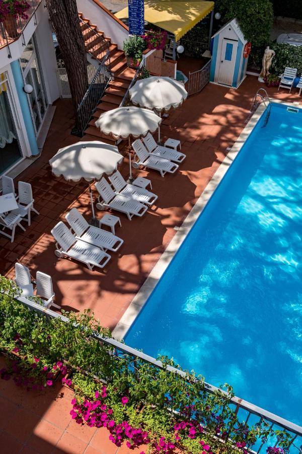 Dei Fiori - Sul Mare Con Piscina Hotel 3*